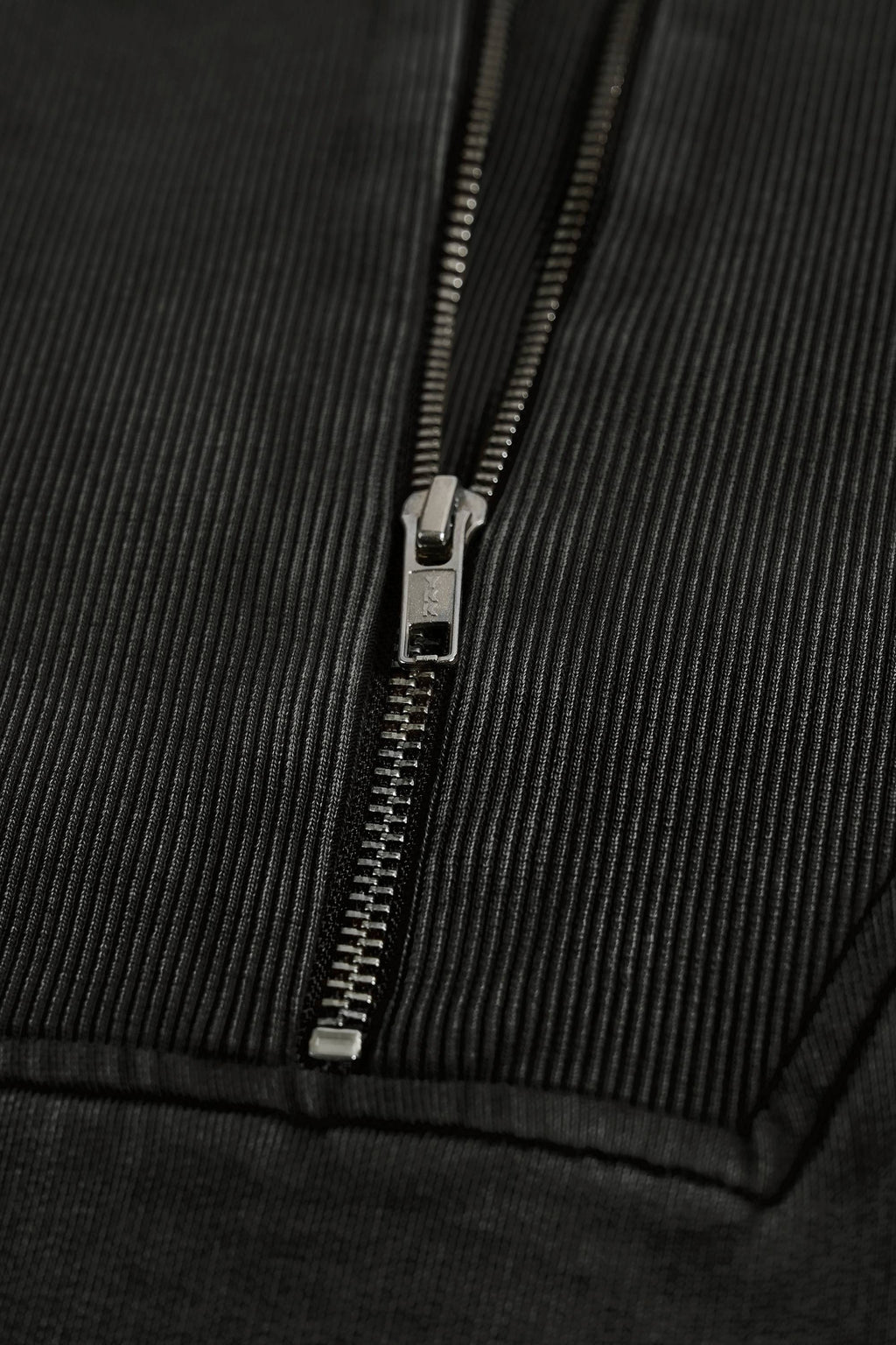 Acid Wash Cropped Sweatshirt in Ash